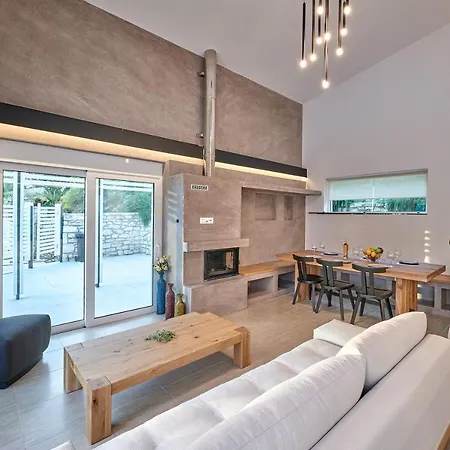 Moly - Luxury Villa With Heated Private Pool Αγία Τριάδα Εξωτερικό φωτογραφία