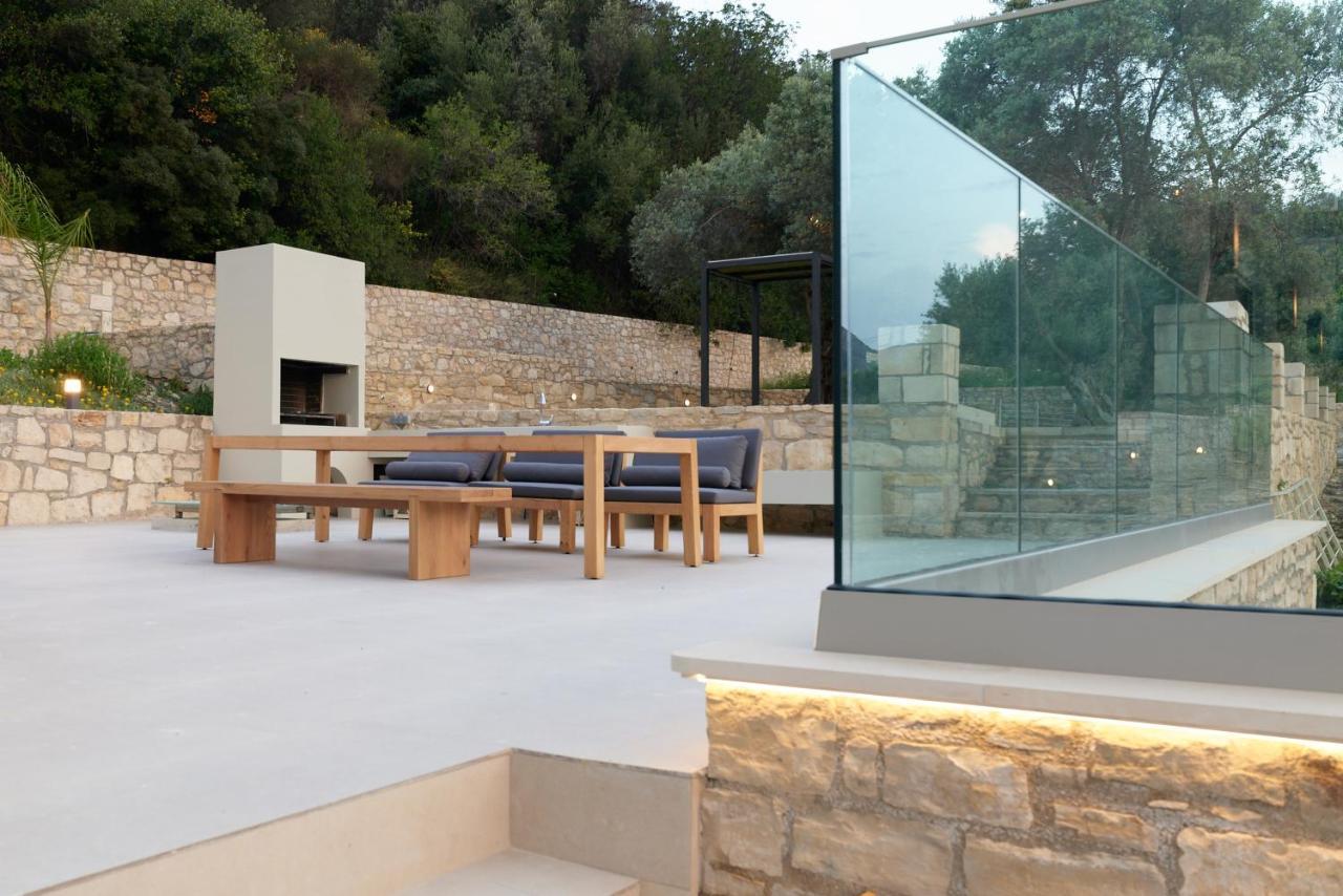 Villa Moly - Luxury With Heated Private Pool